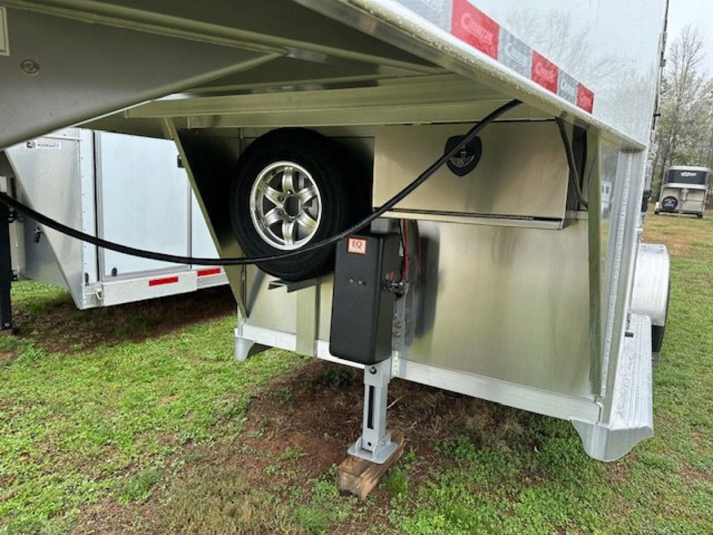 2026 Cimarron norstar 2 horse straightload gooseneck