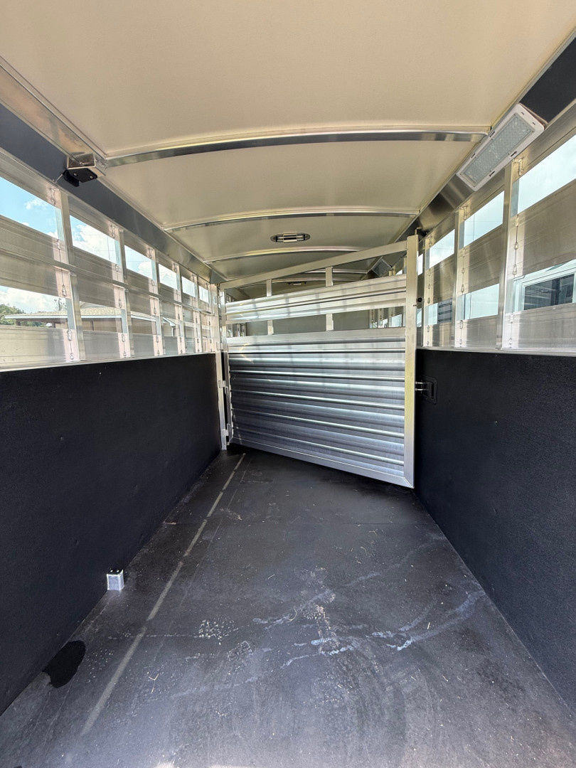 Trailer Photo 18