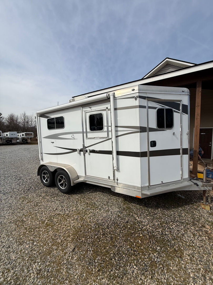 2022 4-star 2 - horse straight load bumper pull