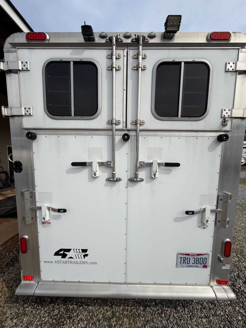 2022 4-star 2 - horse straight load bumper pull