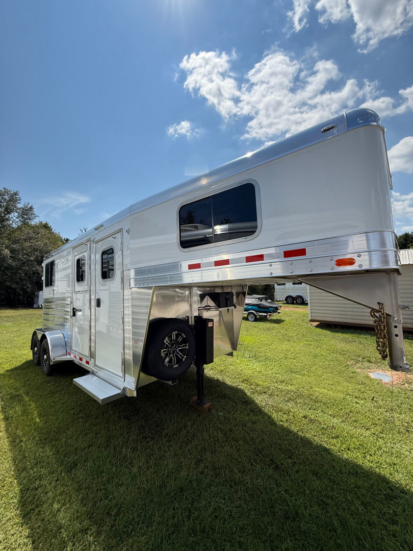 2027 4-star 2 horse straight load gooseneck