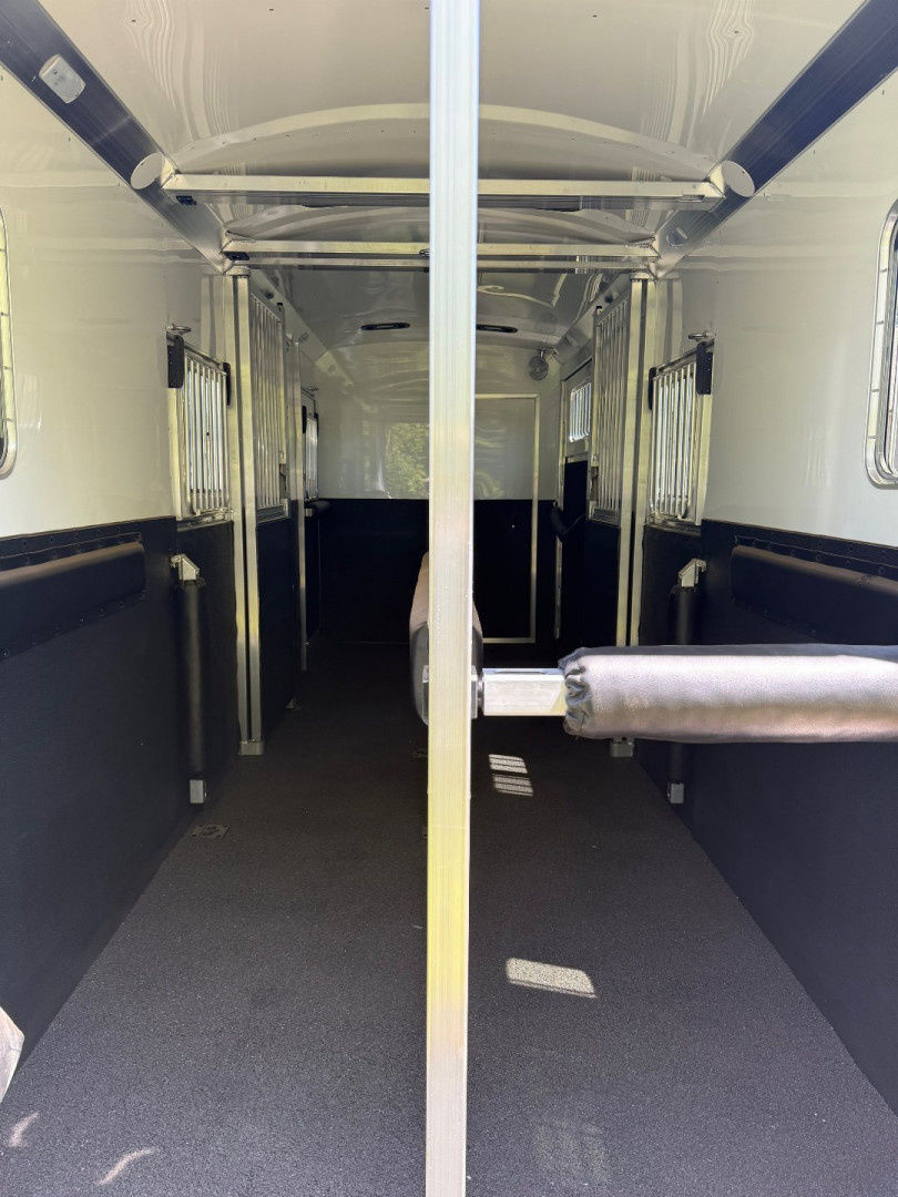 Trailer Photo 19
