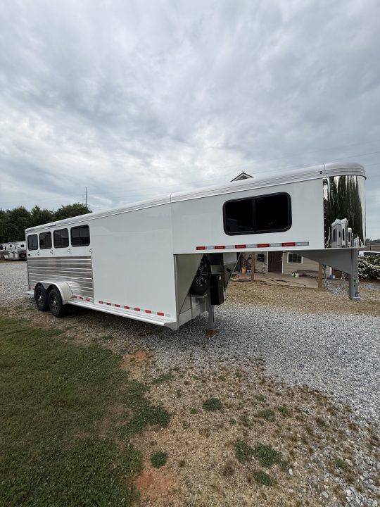 2027 Cimarron norstar 4 horse sl gn