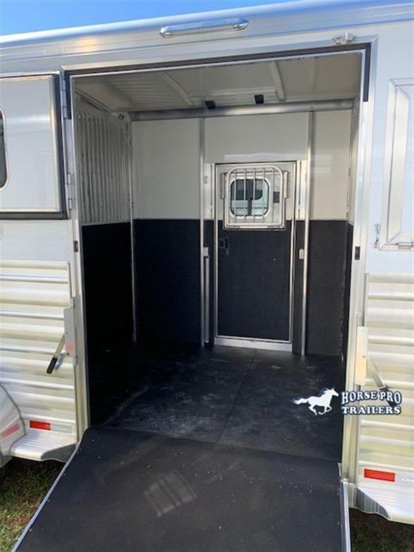 Trailer Photo 8