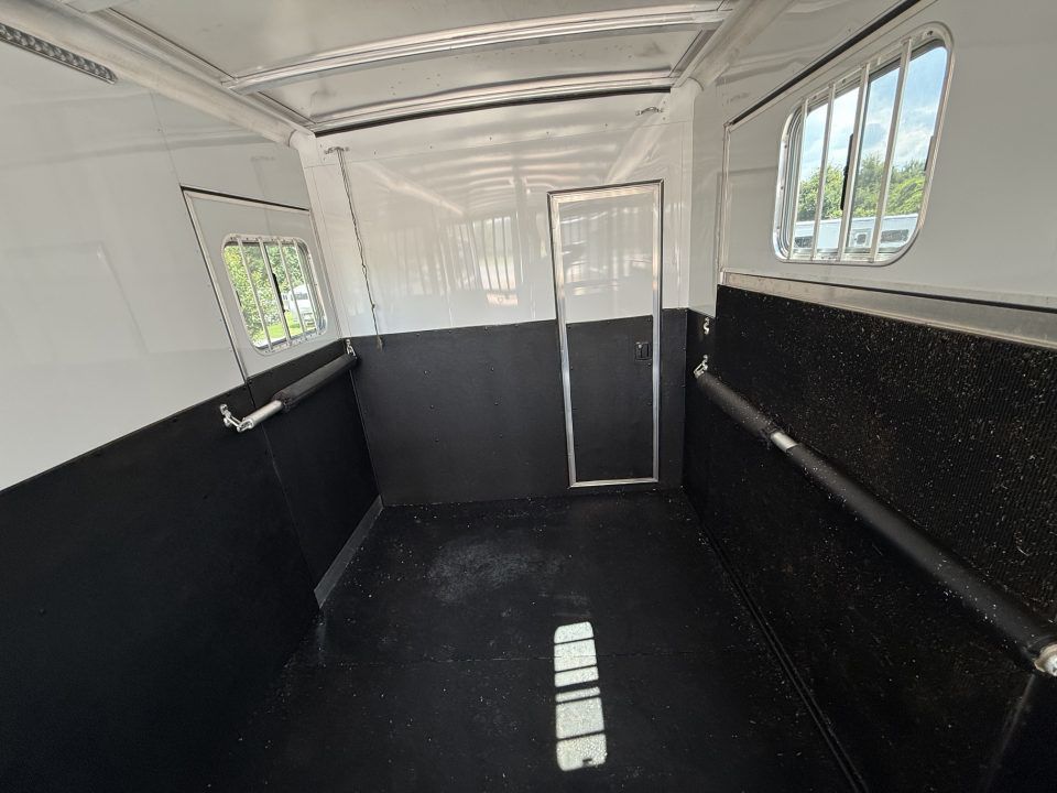 Trailer Photo 13