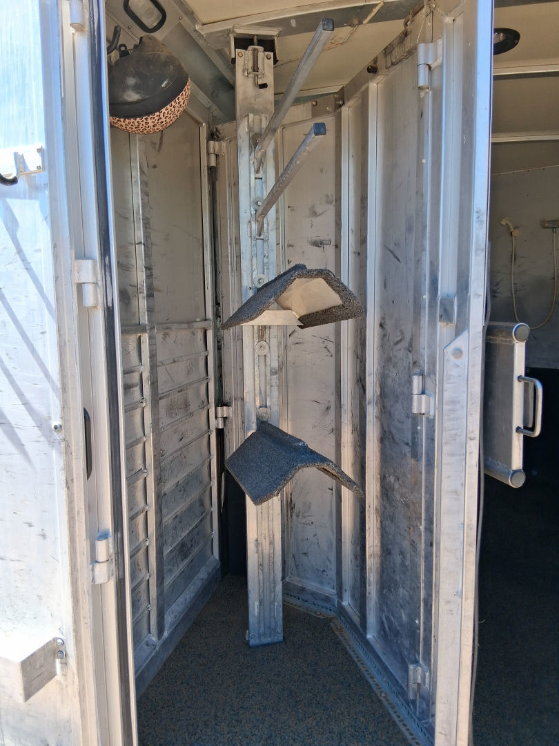 Trailer Photo 11