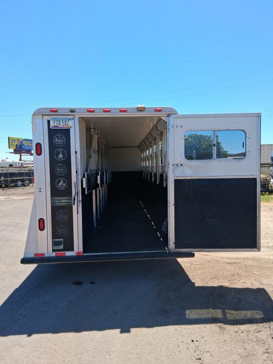Trailer Photo 12