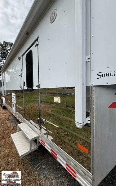 Trailer Photo 4