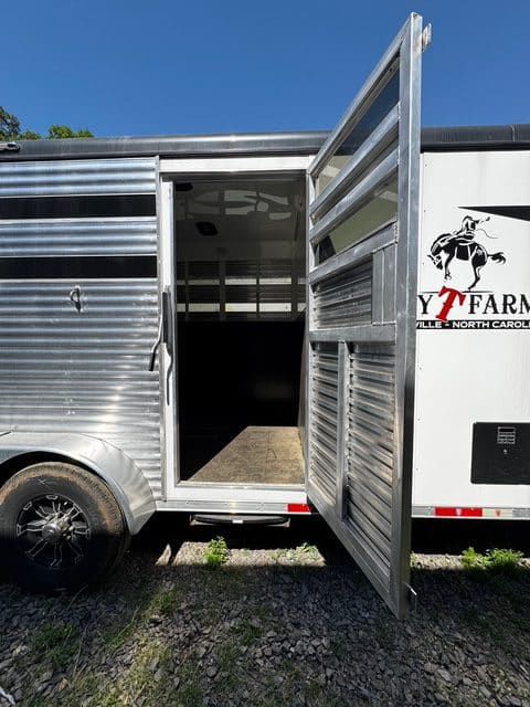 Trailer Photo 19