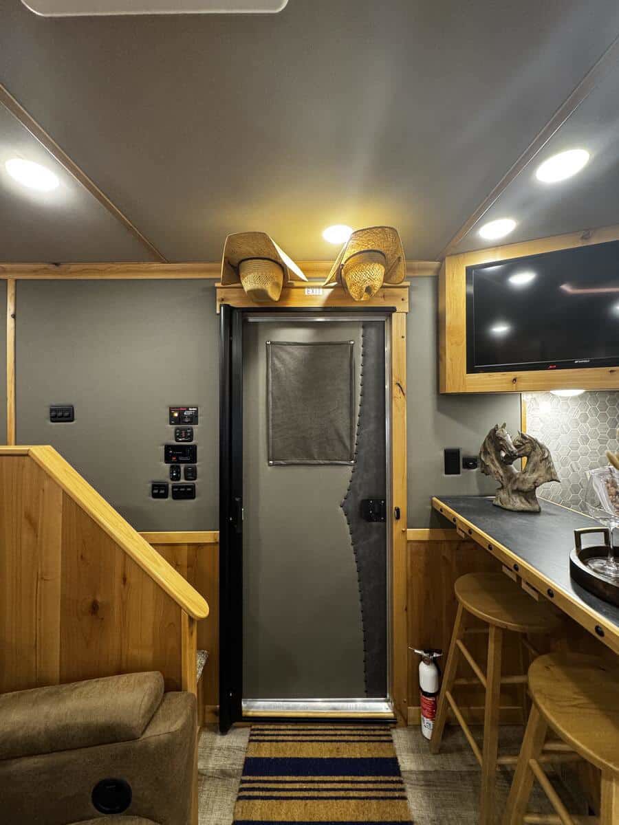 Trailer Photo 9