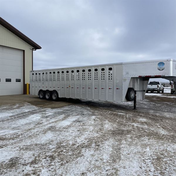 2023 Merritt livestock trailer-3 compartments