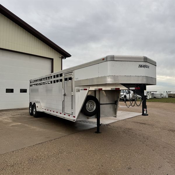 2005 Travalong 24' livestock trailer - 3 compartments