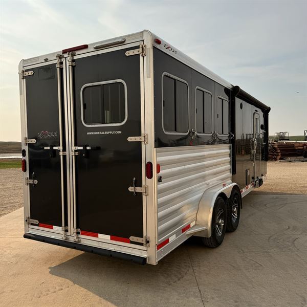 2017 Exiss Escape 7310 3H Living Quarters