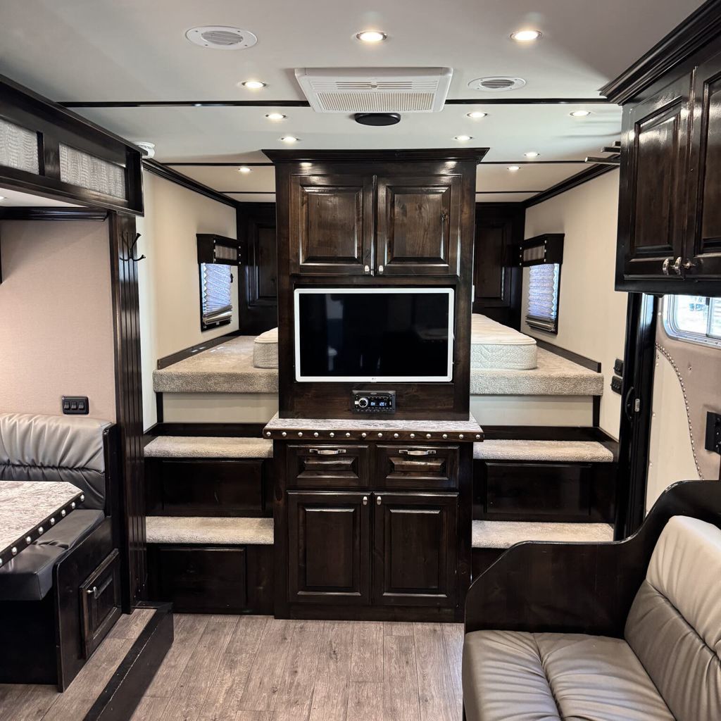 2021 Sooner 4h side load - signature quarters conversion