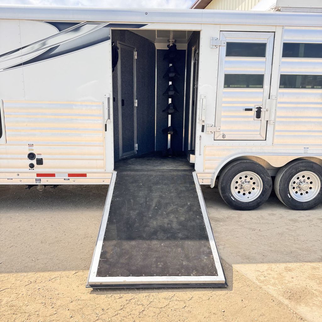 Trailer Photo 11