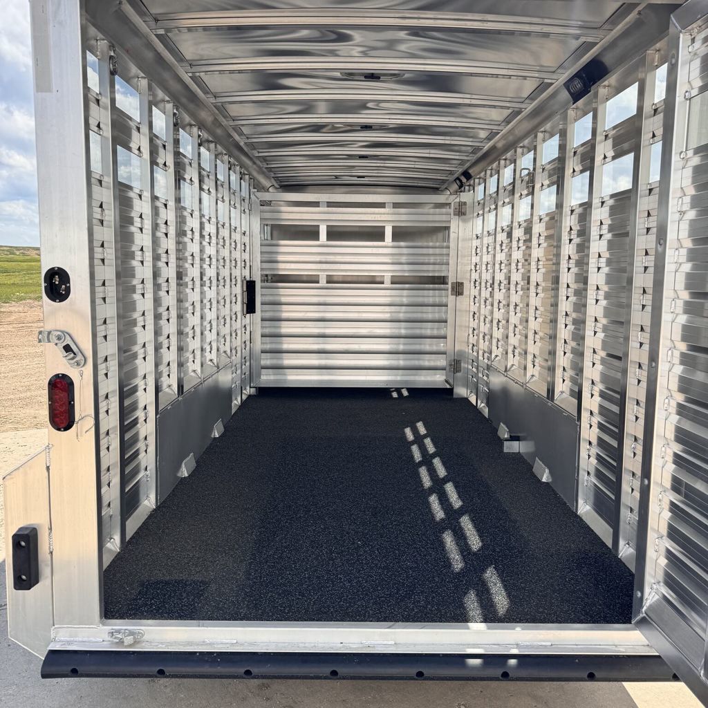 Trailer Photo 16