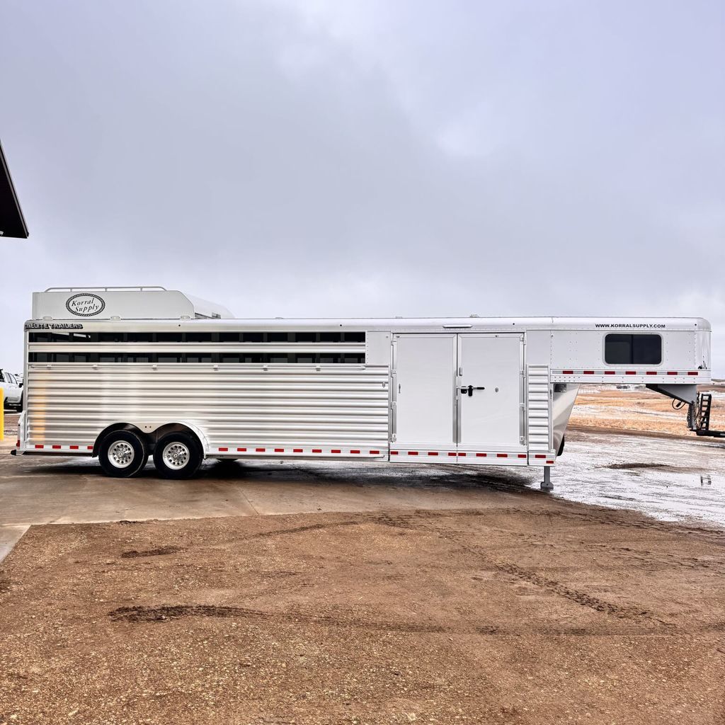 2026 Elite 28' stock combo - trainer tack - 3 compartments