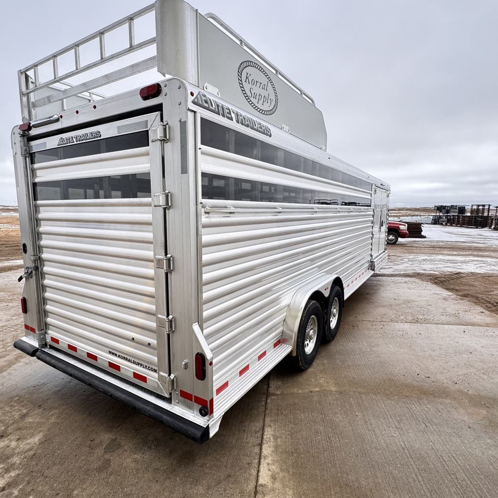 2026 Elite 28' stock combo - trainer tack - 3 compartments