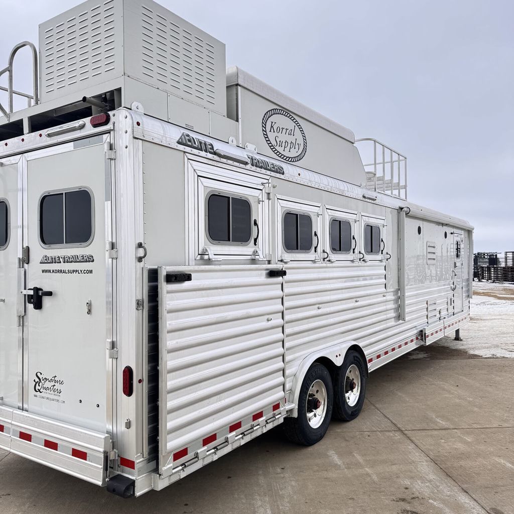 2024 Elite 4h side load-signature quarters interior-airride