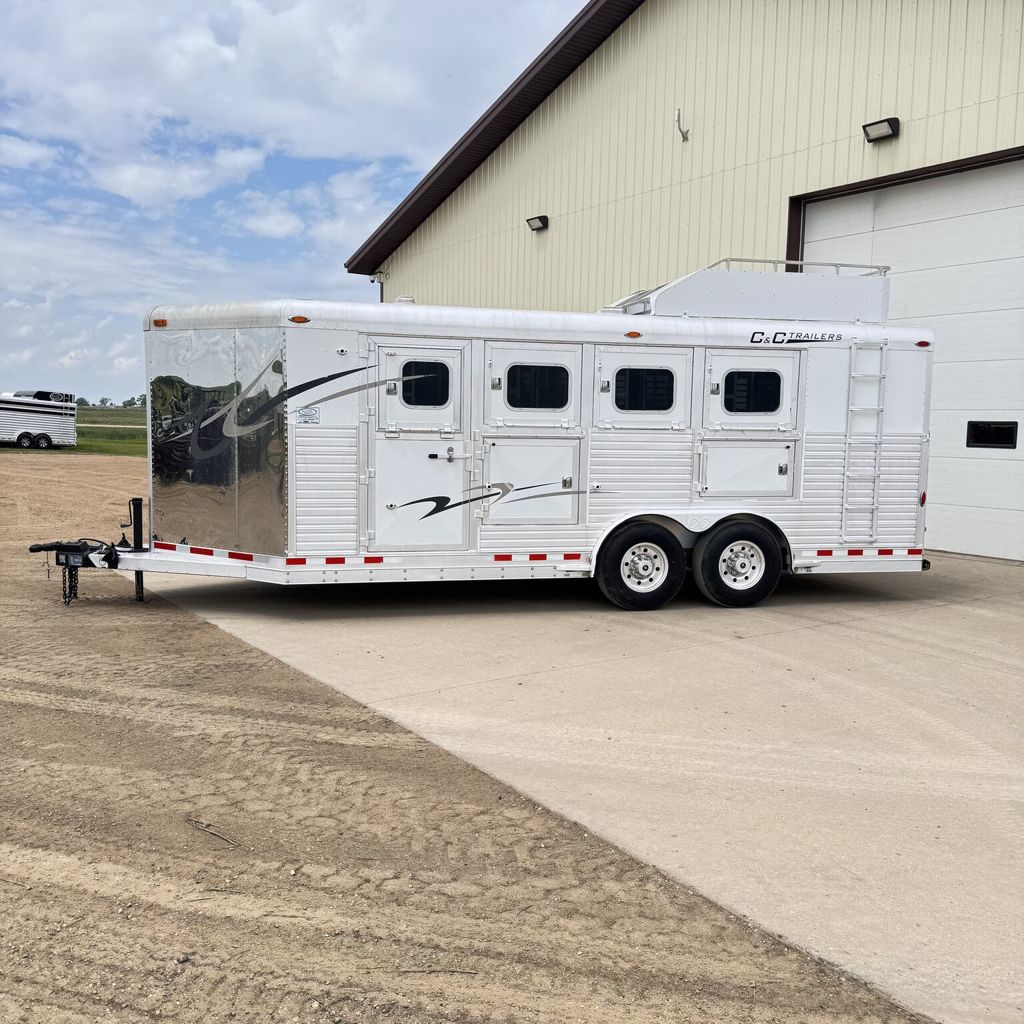 2007 AMP 4h bumper pull