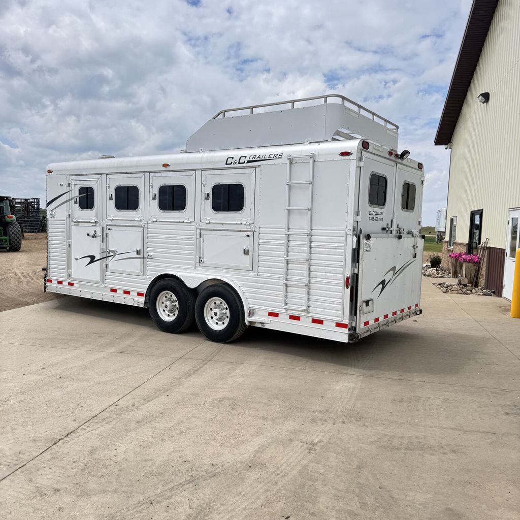 2007 AMP 4h bumper pull