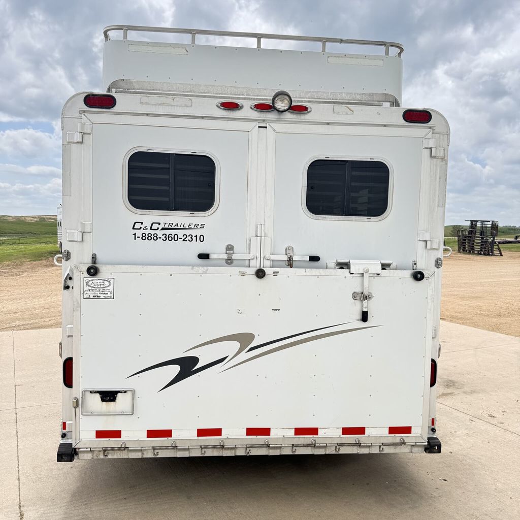 2007 AMP 4h bumper pull