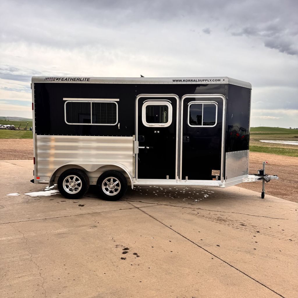 2015 Featherlite 2h straight load bumper pull