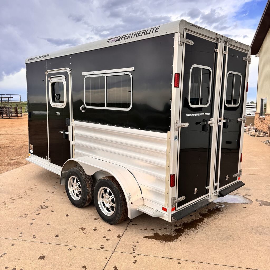 2015 Featherlite 2h straight load bumper pull