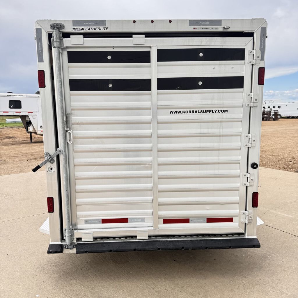 2016 Featherlite 24' stock combo - 2 compartments