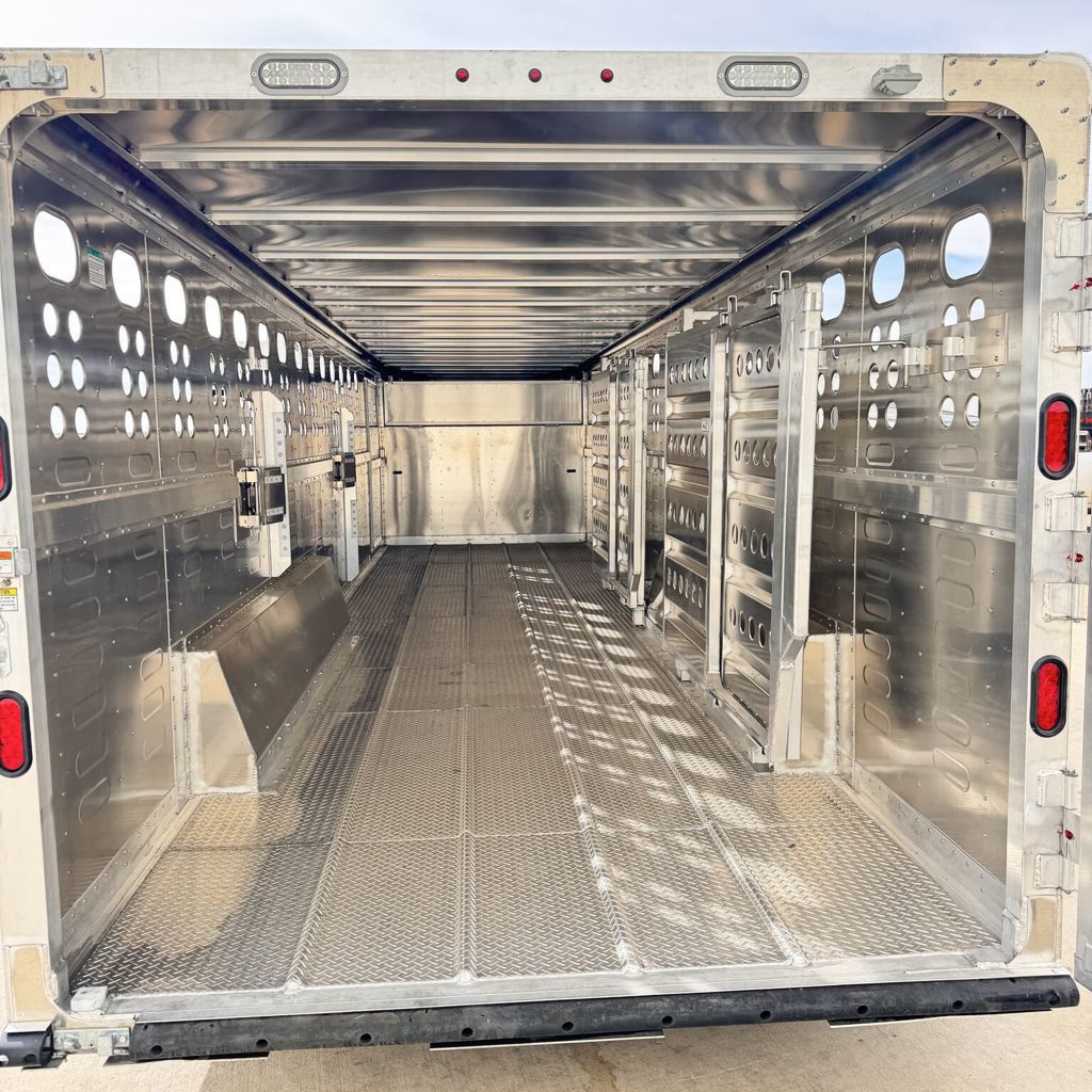 Trailer Photo 11