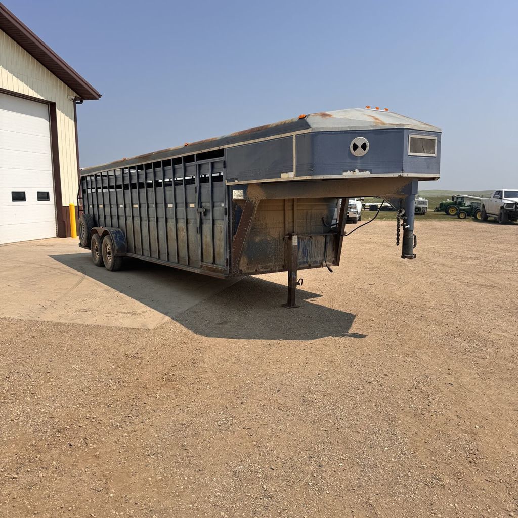 1993 Titan Trailers 6'8" X 24" Livestock Trailer w/ 2 Comaprtments