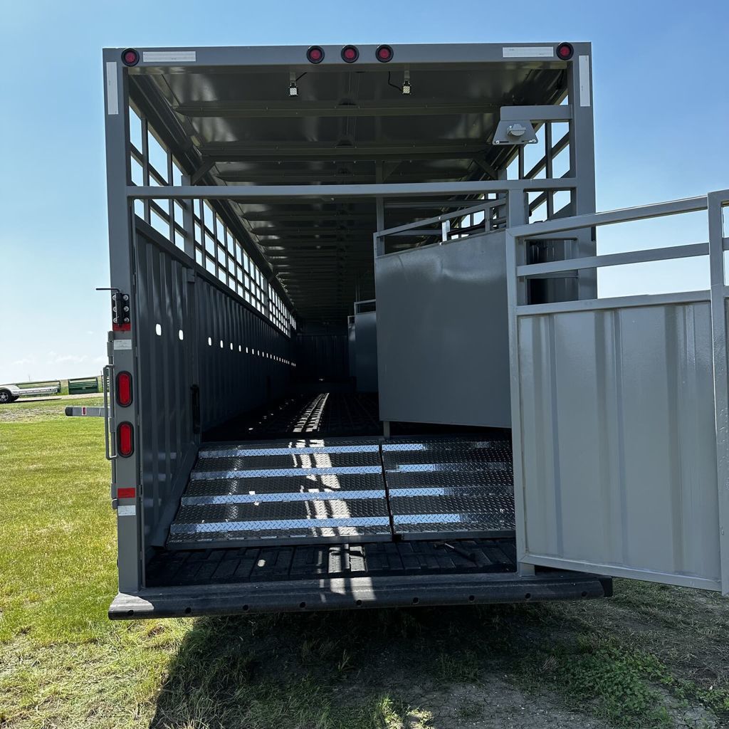 Trailer Photo 19