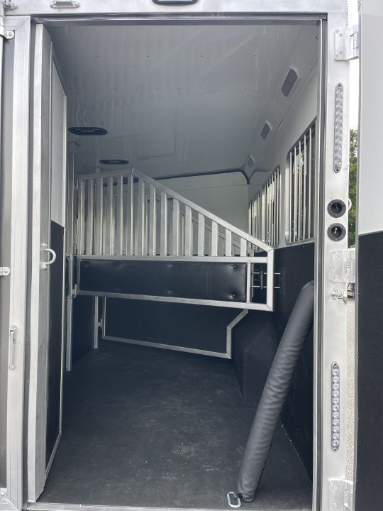 Trailer Photo 18
