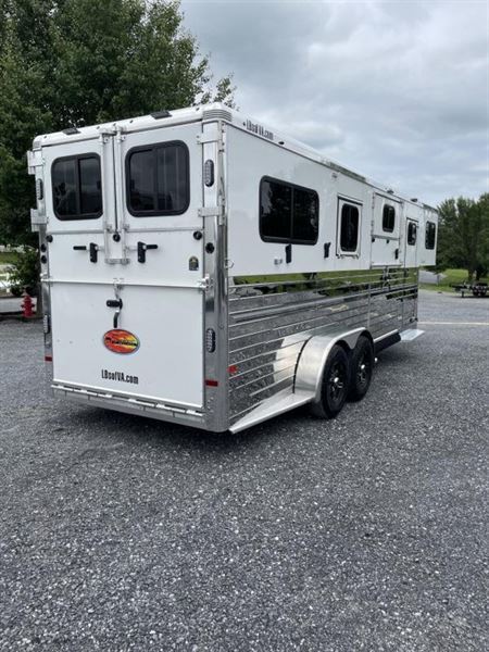 Trailer Photo 17