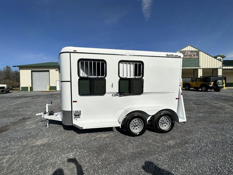 2025 Bee 2 horse chief slant load