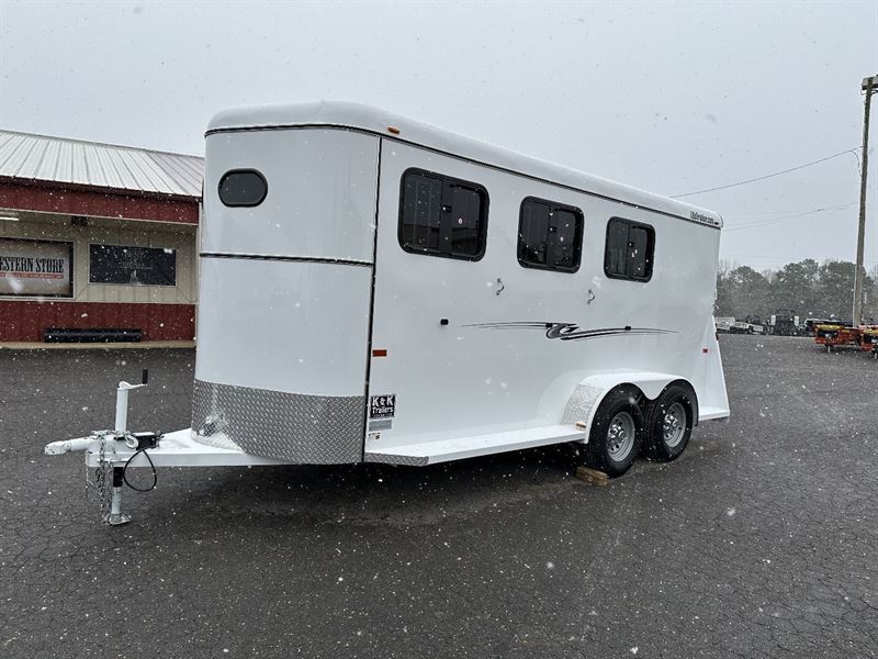 2025 Bee 3 horse chief slant load