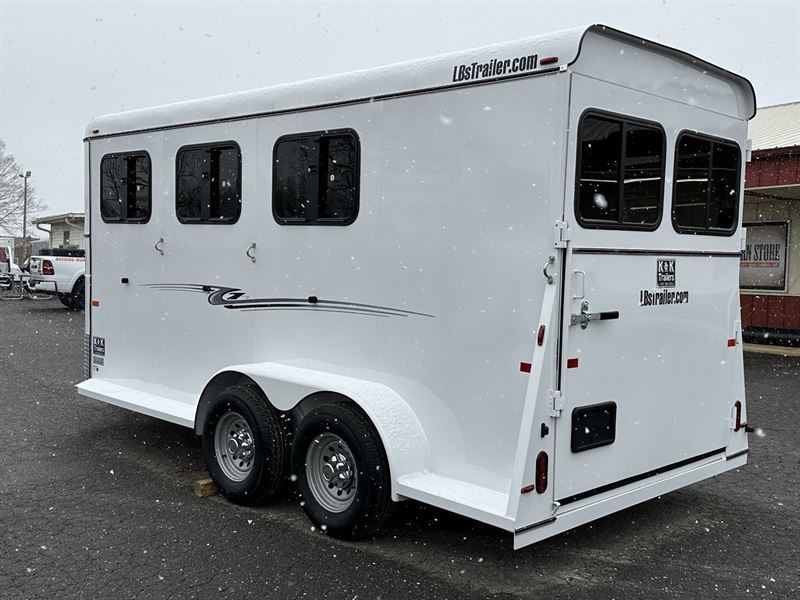 2025 Bee 3 horse chief slant load