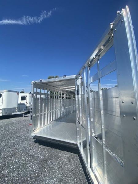 Trailer Photo 7