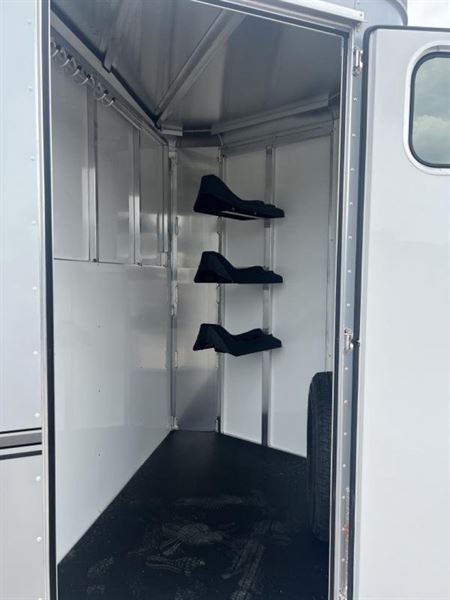 Trailer Photo 9