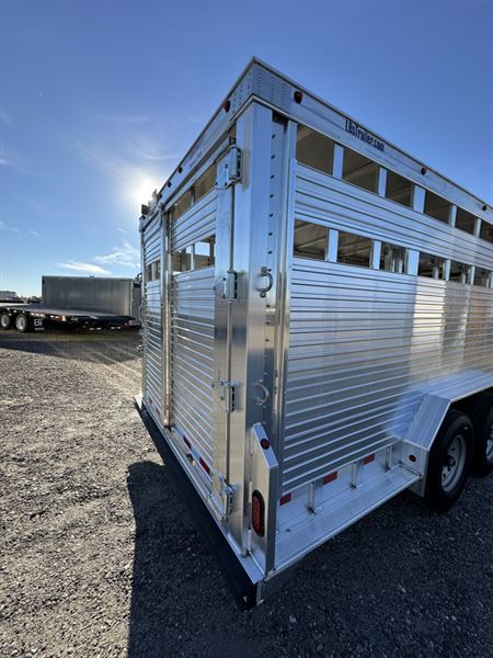 Trailer Photo 4
