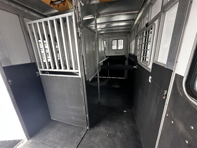 Trailer Photo 11