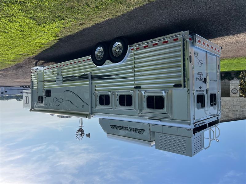 2023 Elite 3 horse 15'6'' living quarter by trail boss