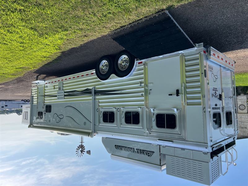2023 Elite 3 horse 15'6'' living quarter by trail boss