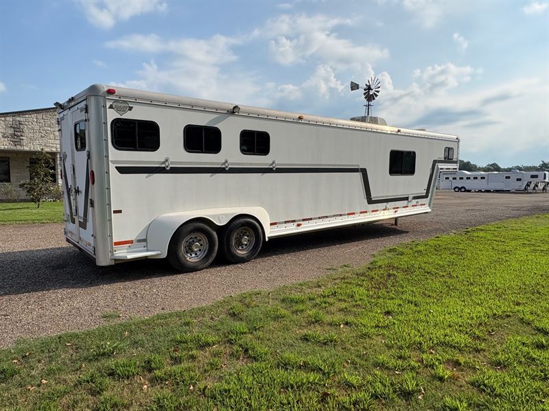 1996 Hart 3 horse with 11' lq and midtack