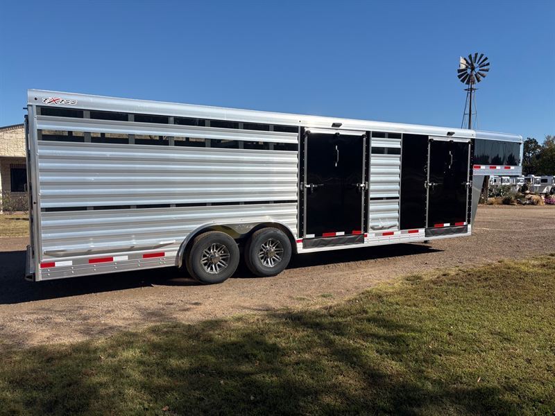 2026 Exiss 26' show cattle with floating gate