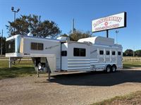 2018  horse Platinum Coach 3 Horse 15' Living Quarter / Slide Out