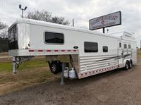 2026 3 horse Elite 3 Horse Side Load with 13'8'' Living Quarters