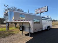 2010  horse Featherlite 24' Show Cattle Trailer 8' Wide