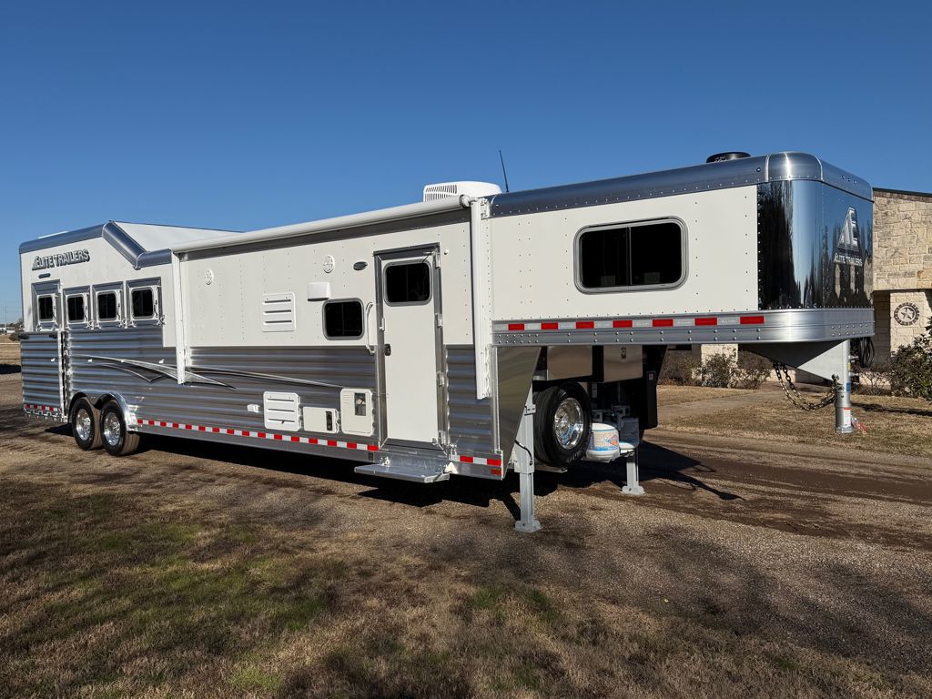 2026 Elite 4 horse side load with 13'8'' living quarter