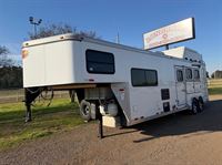 2007  horse Sundowner 3 Horse with 10' Living Quarter and Haypod